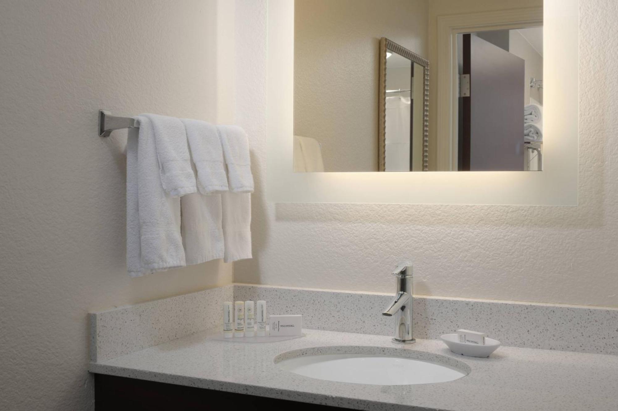 Springhill Suites Dallas Addison/Quorum Drive Exterior photo